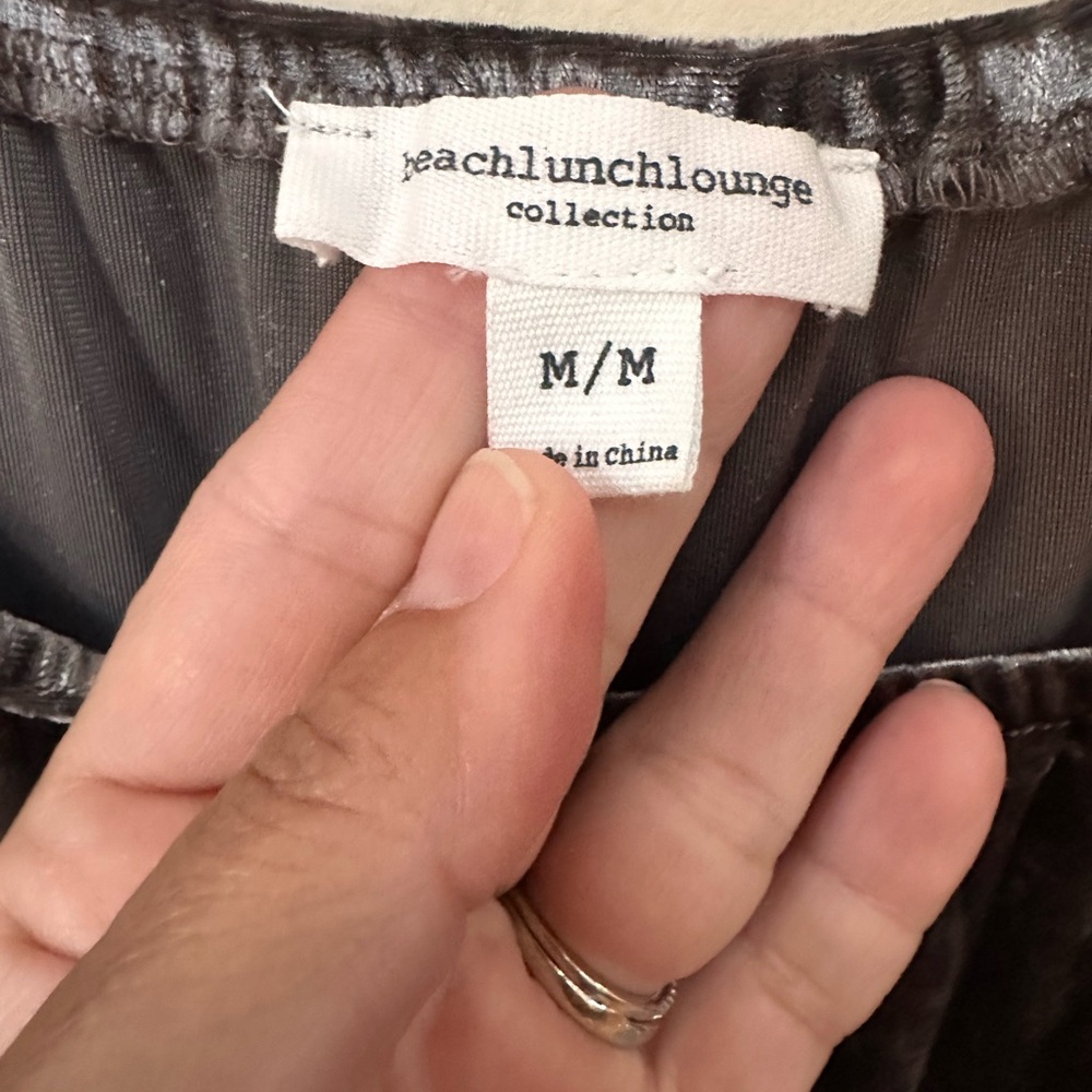 BeachLunchLounge Velvet
Off Shoulder Peasant Top 3/4 Bell Sleeves Relaxed Fit - Picture 4 of 6